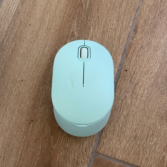 ONN Mint Green Wireless Mouse: battery powered - Picture 1 of 3